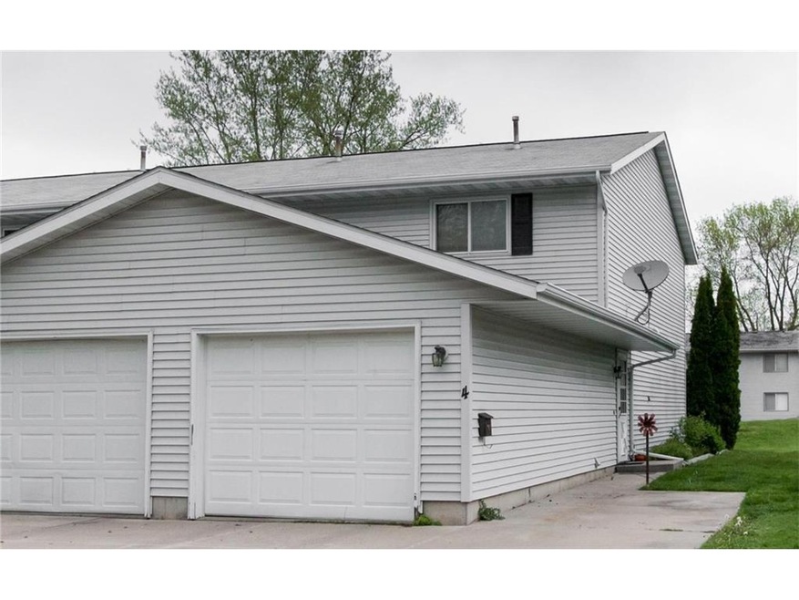1240 Daleview Dr unit 4, Marion, IA 52302 - photo 1