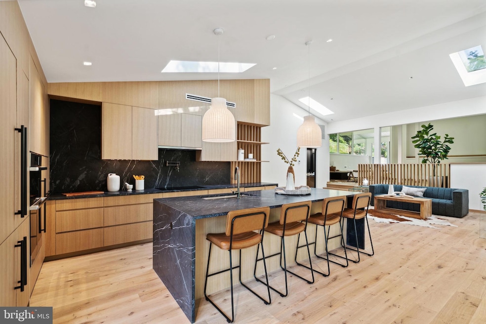 Sold $2,900,000 • Co-Listing Agent