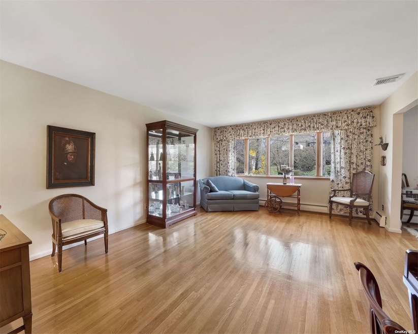 25 Cedar St, Syosset, NY 11791 - photo 1