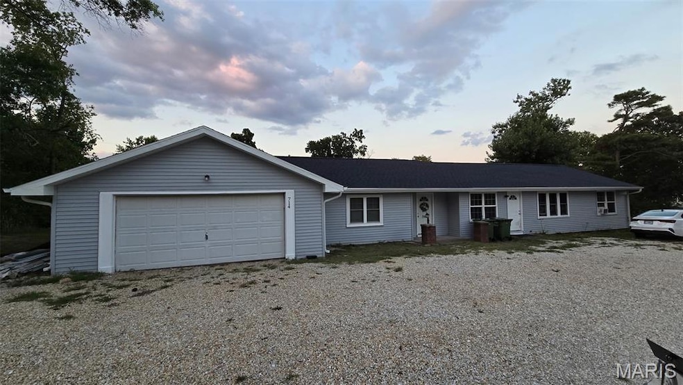 714 W Lions Club Dr, Rolla, MO 65401 - photo 1