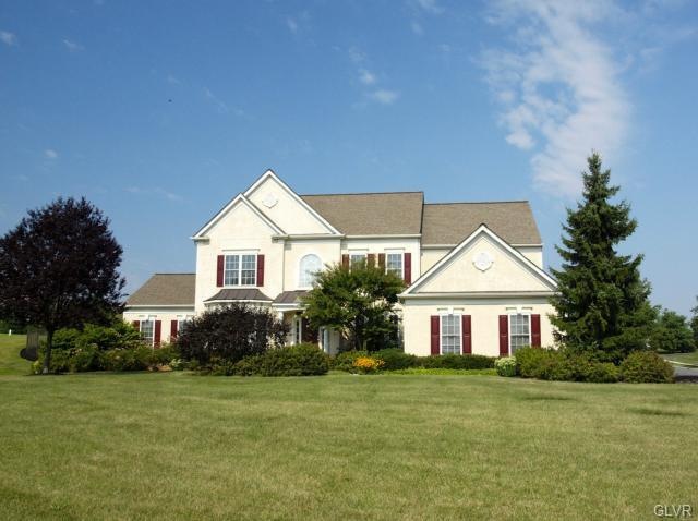 6695 Rutherford Dr, Macungie, PA 18062 - photo 1