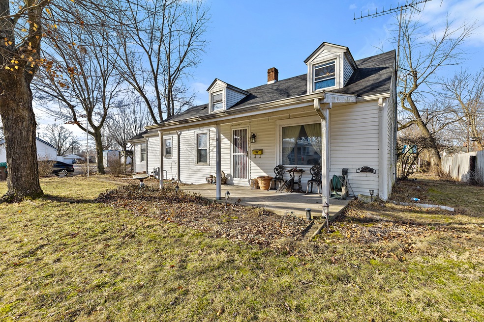 332 Cleveland St, Columbus, IN 47201 - photo 1