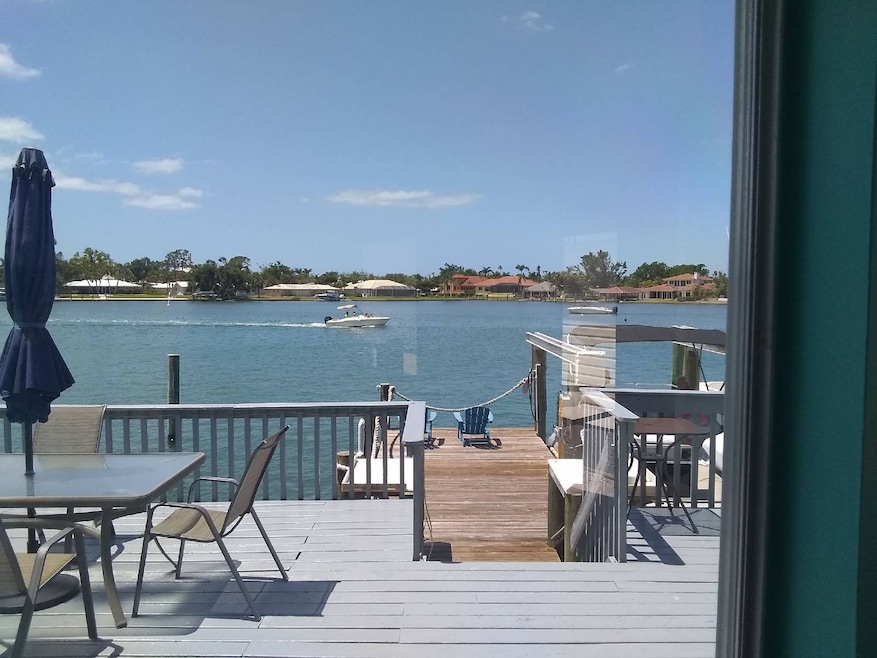 Outdoor deck