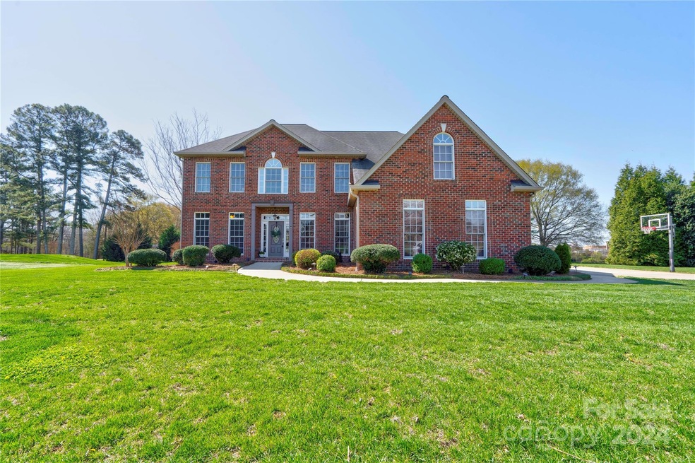 709 Cedar Hill Dr, Shelby, NC 28152 - photo 1