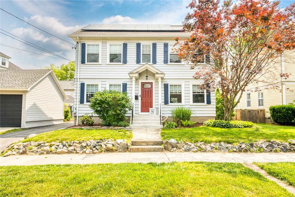 567 Wayland Ave, Providence, RI 02906 - photo 1
