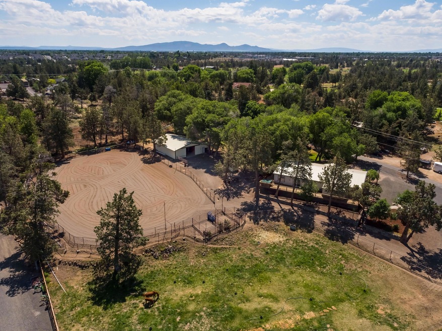 01 4493 Antler Ave._010