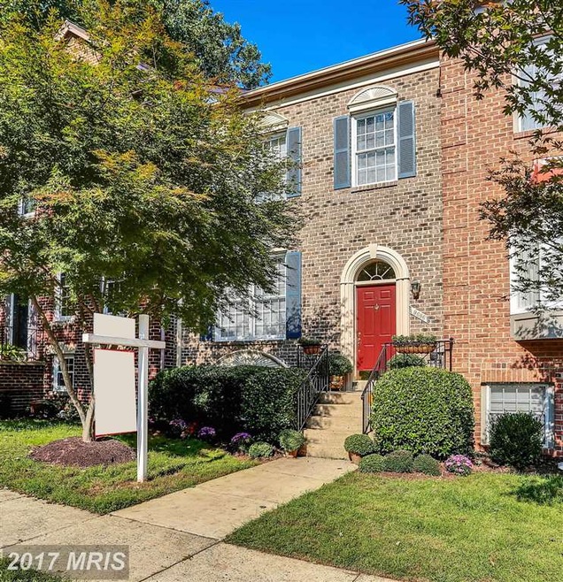 9686 Woodhenge Ct, Burke, VA 22015 - photo 1