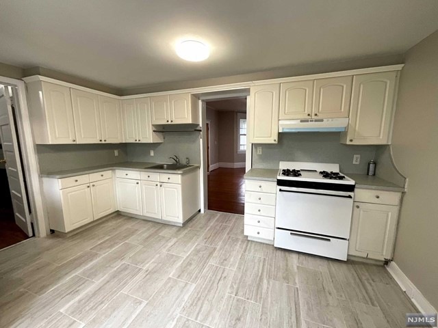 20 Central Ave unit 1, Rochelle Park, NJ 07662 - photo 1