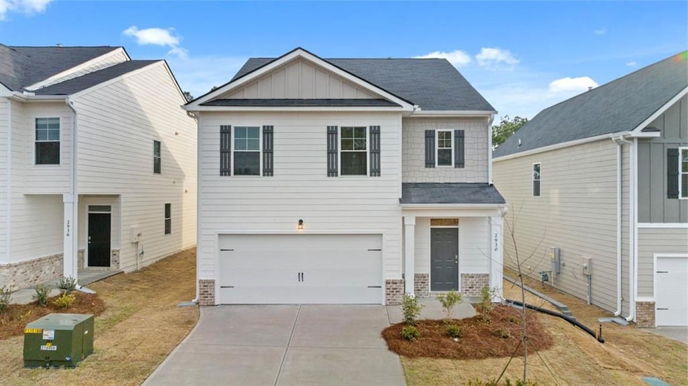 View of front facade with a garage