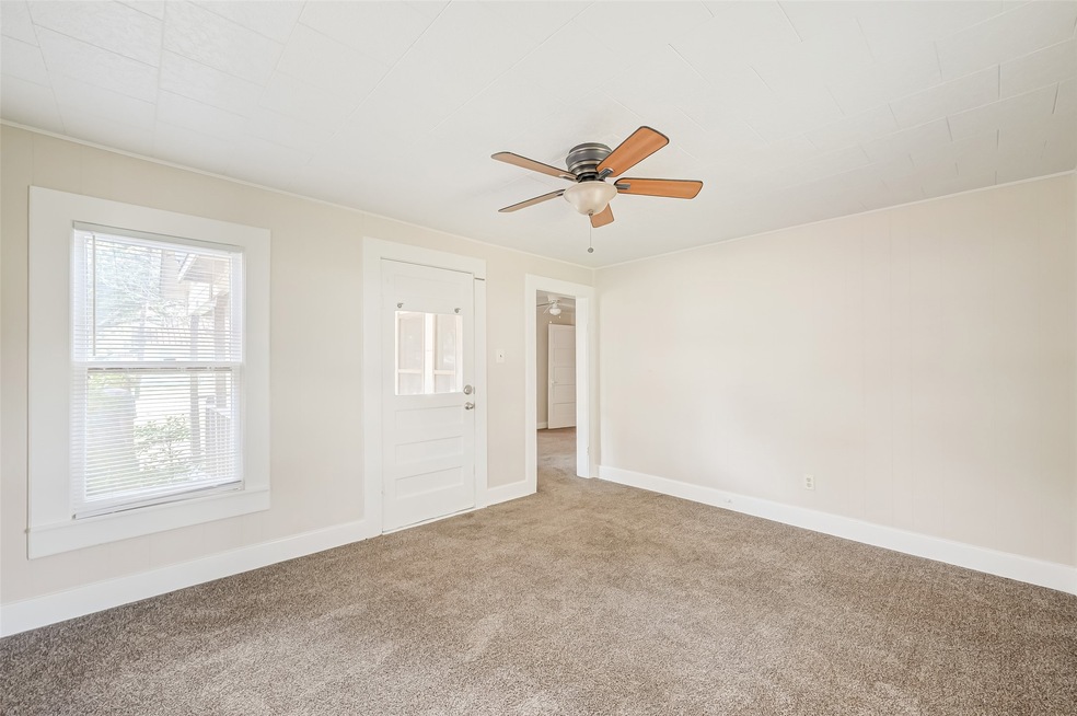 9238 Line St, Needville, TX 77461 - photo 1