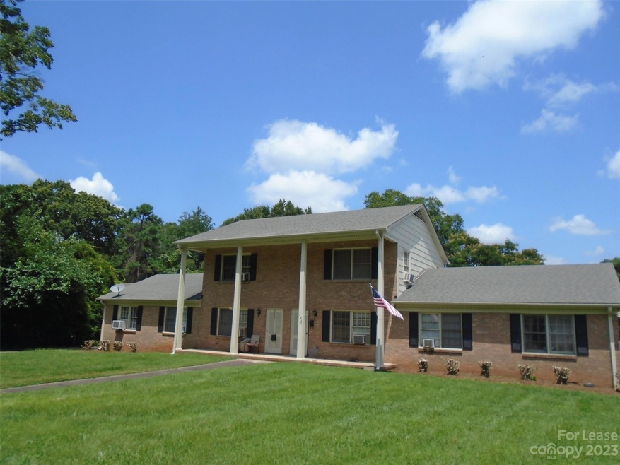 4227 Walker Rd unit 2, Charlotte, NC 28211 - photo 1