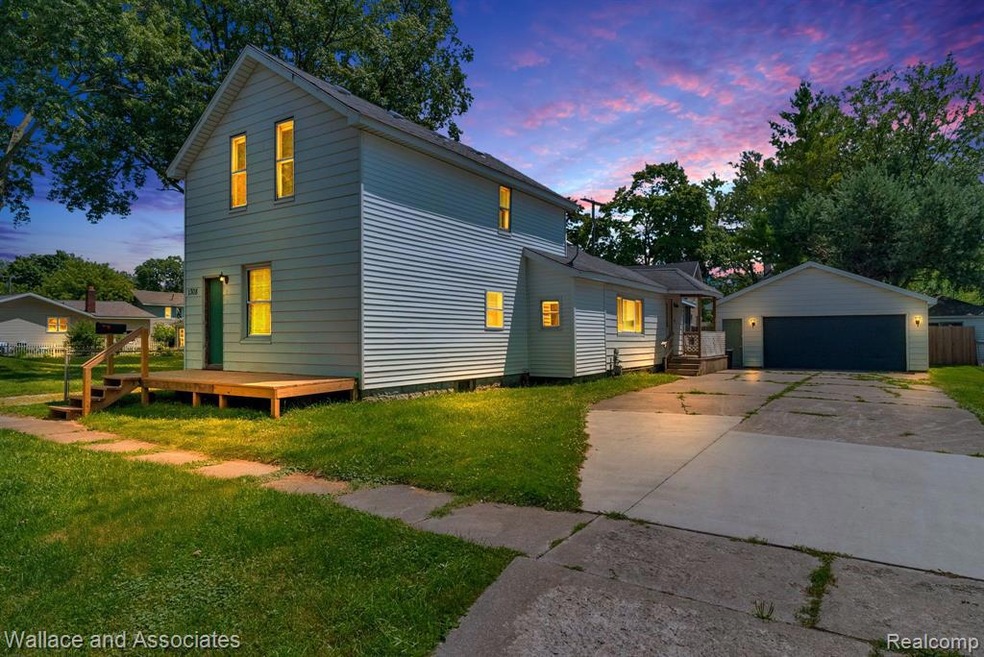 1308 Myrtle St, Port Huron, MI 48060 - photo 1