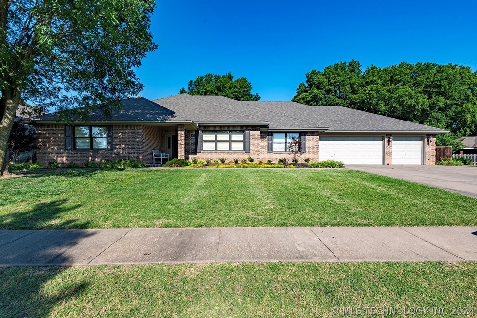 2801 Claremont Dr, Bartlesville, OK 74006 - photo 1