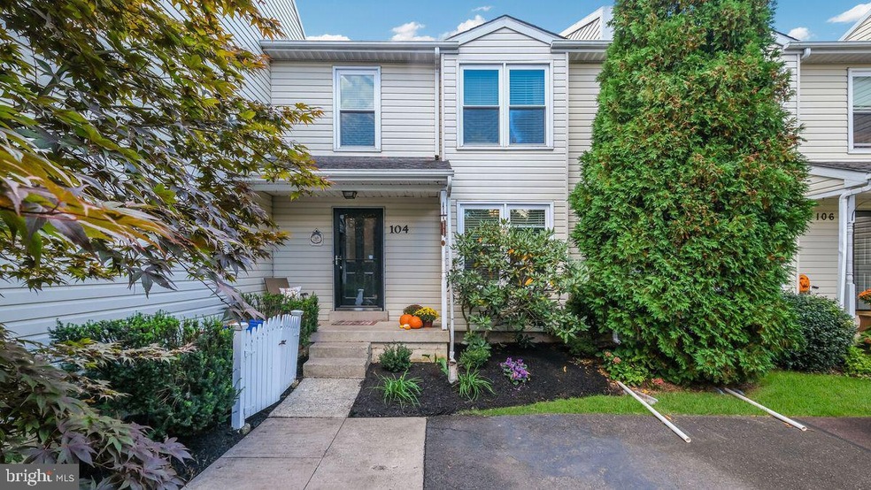 104 Solway Cir, Chalfont, PA 18914 - photo 1