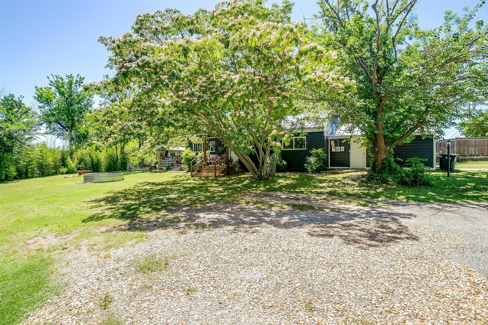 124 Oakridge Dr, Weatherford, TX 76086 - photo 1