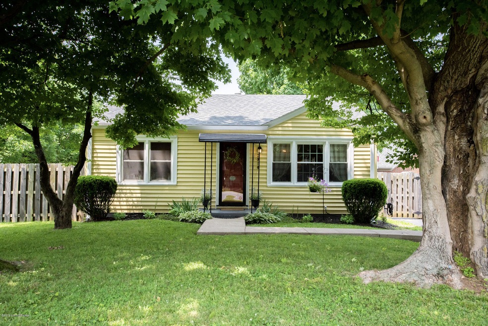 2914 Six Mile Ln, Louisville, KY 40220 - photo 1