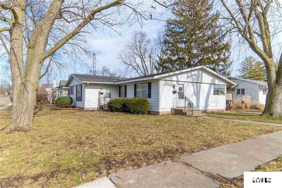 906 N Logan St unit 308 Davenport Street, Lincoln, IL 62656 - photo 1