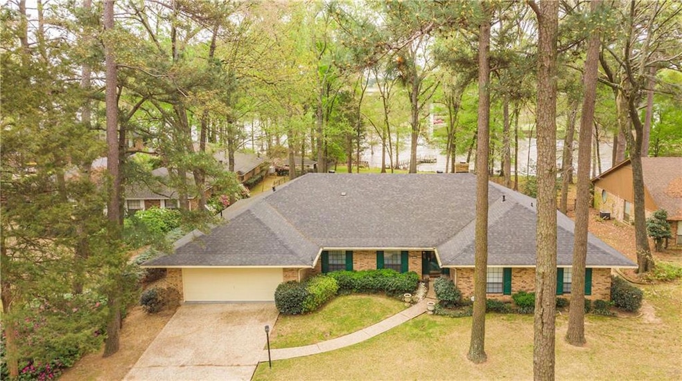 Cozy and tucked in on almost an acre; rooms are sp
