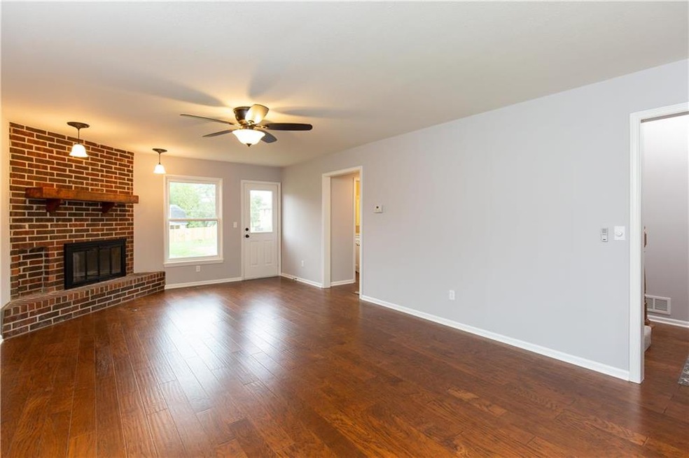 20907 W 52nd St, Shawnee, KS 66218 - photo 1