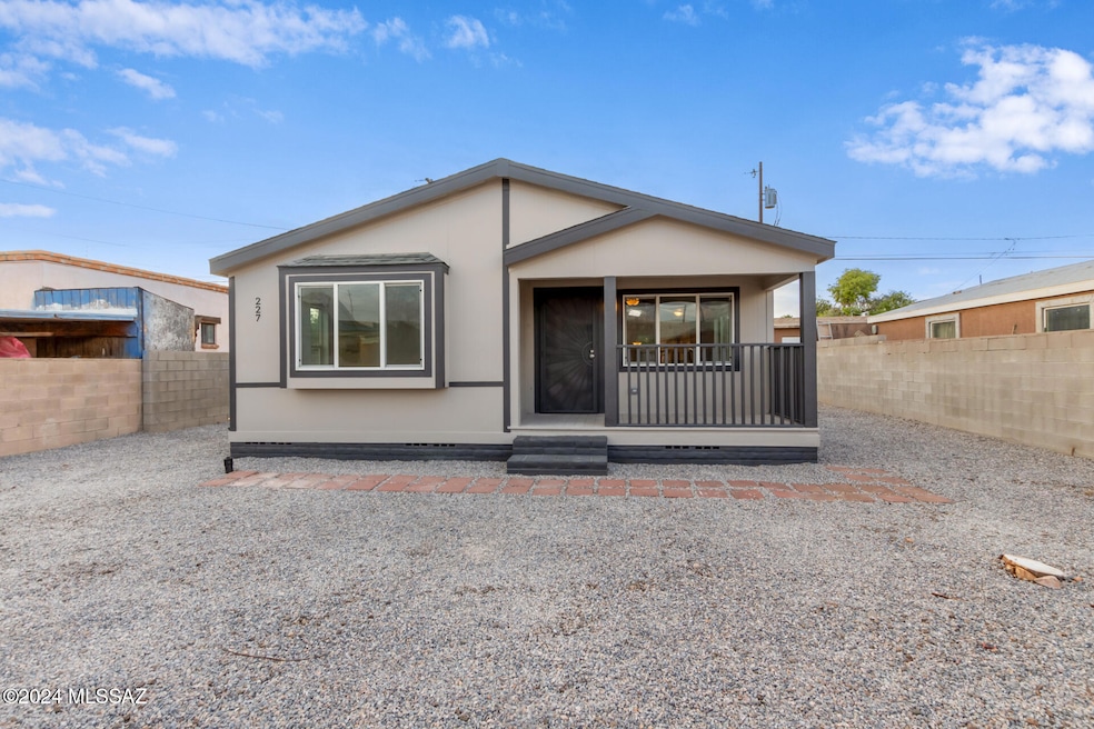 0004-01 - Sahuaro