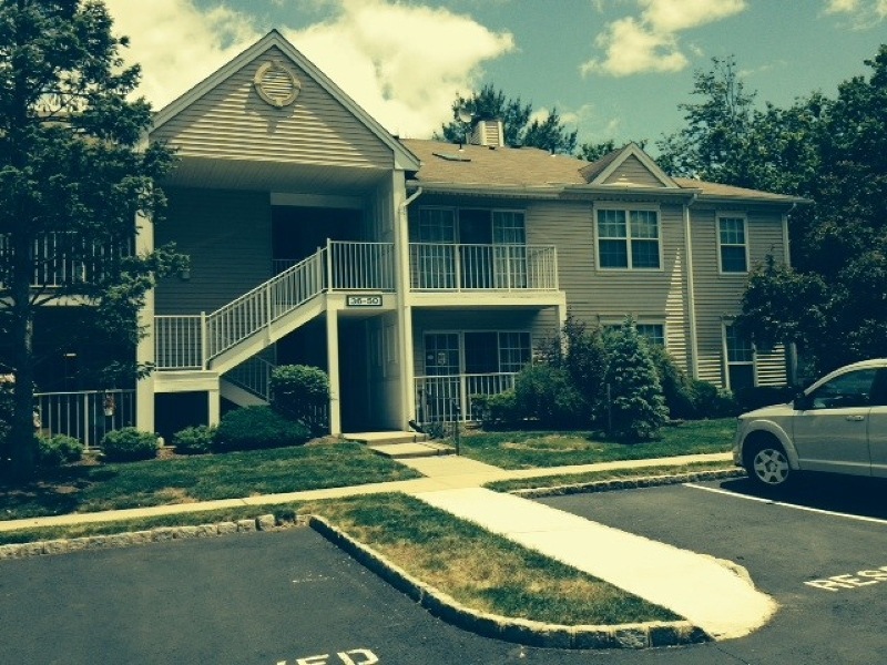 42 Lindsey Ct, Franklin Park, NJ 08823 - photo 1