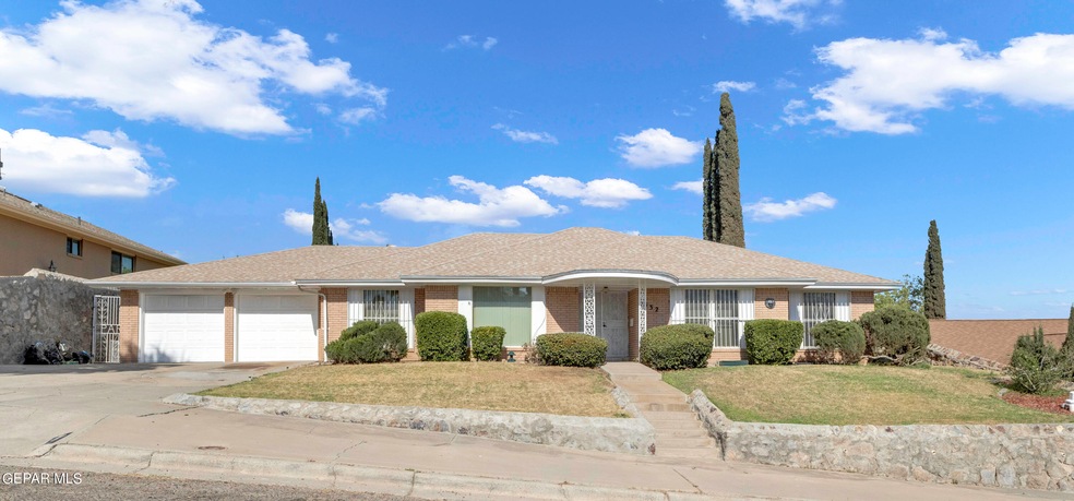 1532 Vista Real Dr, El Paso, TX 79935 - photo 1