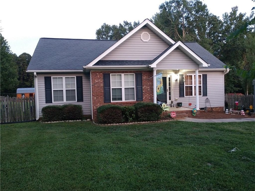 2235 Foxfire Ln, Burlington, NC 27217 - photo 1