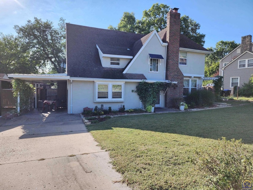 2504 SW Granthurst Ave, Topeka, KS 66611 - photo 1