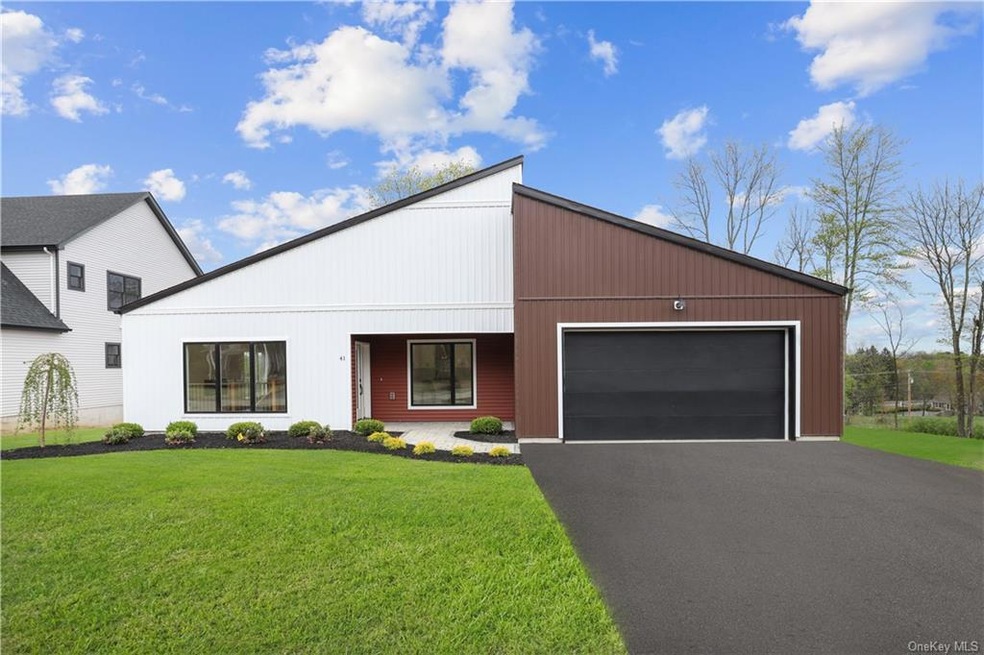 41 Wildwood Dr, Rock Tavern, NY 12575 - photo 1