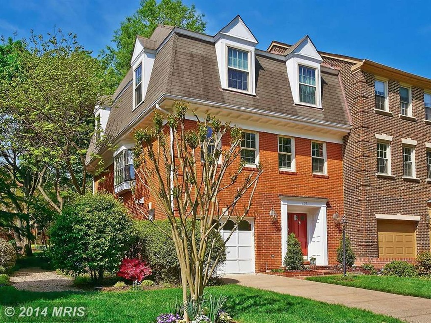 207 Great Falls St, Falls Church, VA 22046 - photo 1