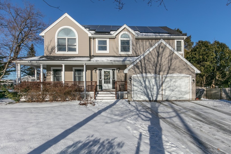 781 Lincoln St, Waltham, MA 02451 - photo 1