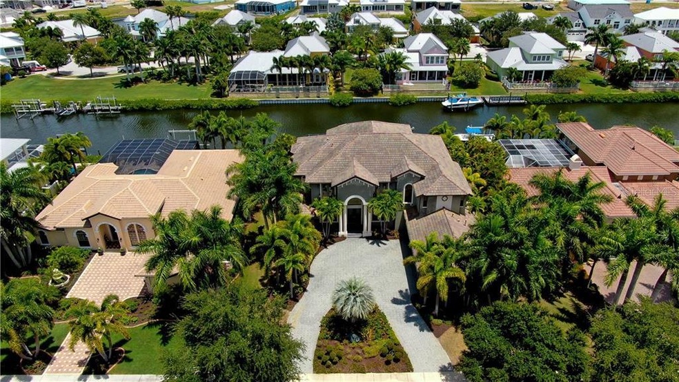 LUXURY WATERFRONT LIVING AT IT’S FINEST!