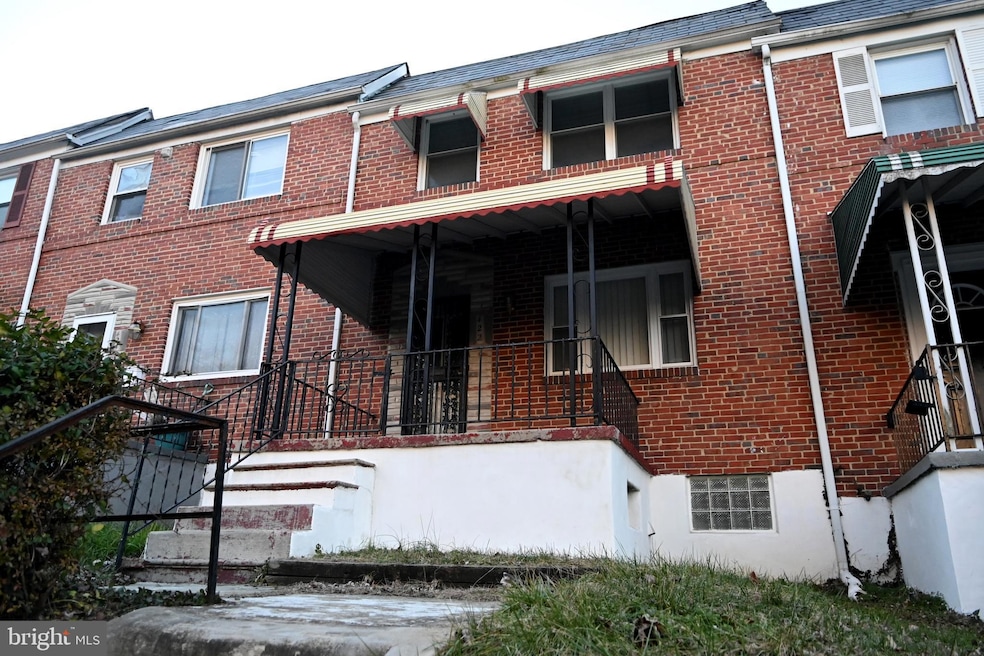 422 S Chapel Gate Ln, Baltimore, MD 21229 - photo 1