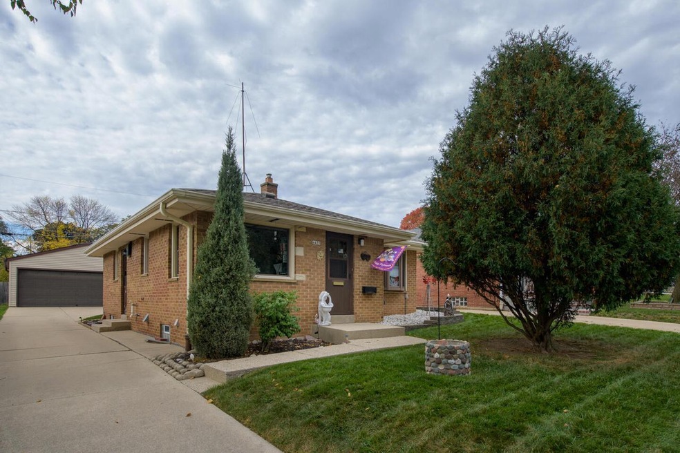 4435 S Taylor Ave, Milwaukee, WI 53207 - photo 1