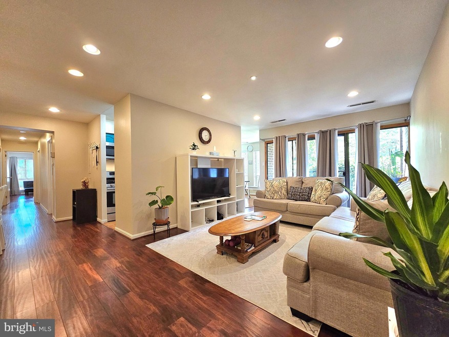 11212 Chestnut Grove Square unit 116, Reston, VA 20190 - photo 1