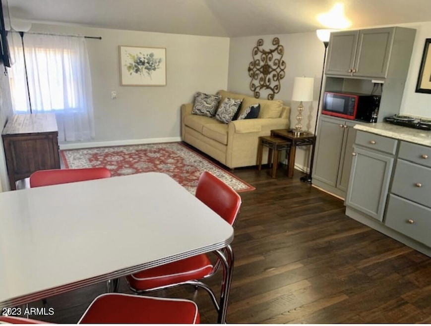877 E Sycamore Unit C
