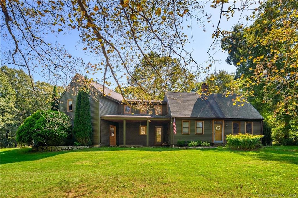 137 Boggs Hill Rd, Newtown, CT 06470 - photo 1