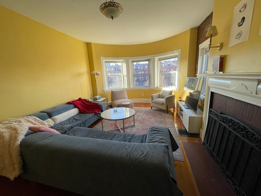 915 Beacon St unit 3, Boston, MA 02215 - photo 1