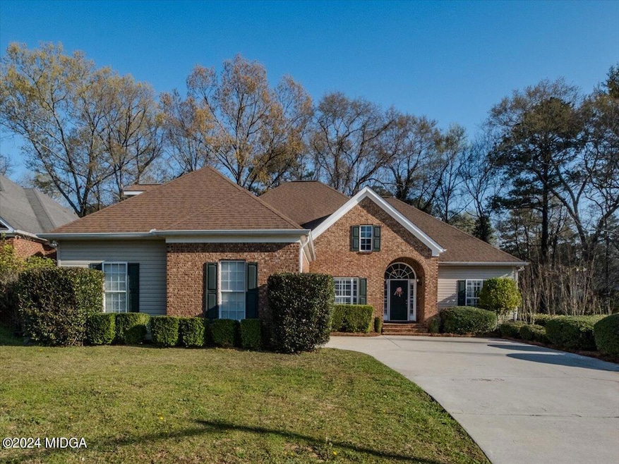 221 Sugarloaf Cir, Macon, GA 31204 - photo 1