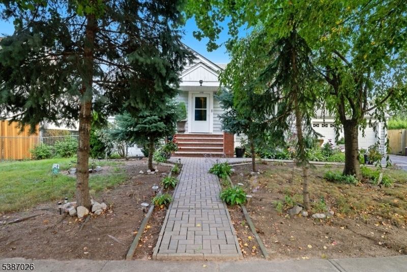 Pending $649,000 • Co-Listing Agent