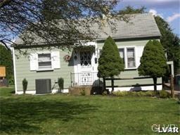 514 Oakwood St, Easton, PA 18045 - photo 1