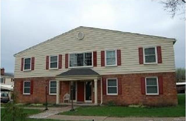 807 W Maple Front.jpg