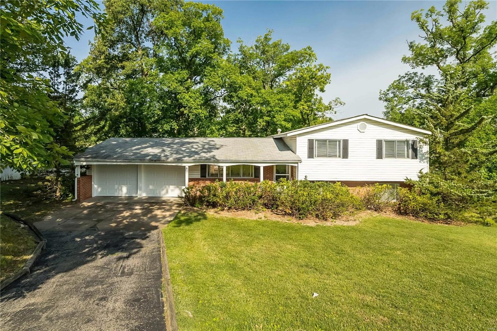 27 Pershing Circle