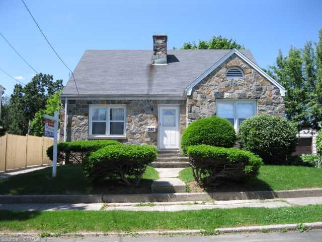 250 Robin St, Bridgeport, CT 06606 - photo 1