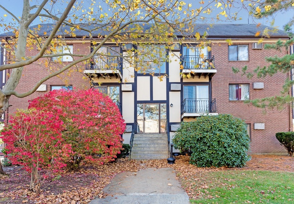 159 Bittersweet Ln unit 110, Randolph, MA 02368 - photo 1