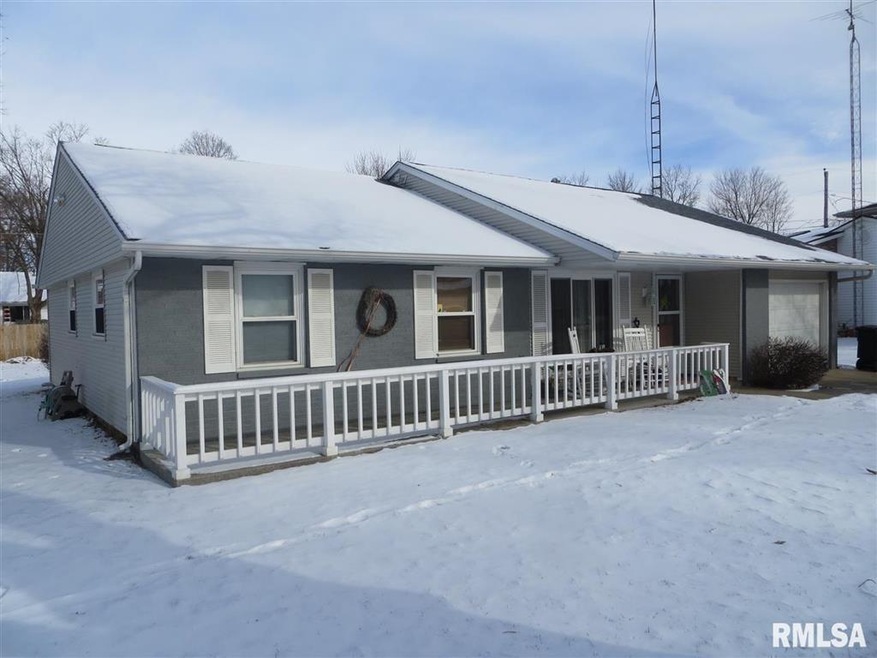 226 Rochelle Ave, Lincoln, IL 62656 - photo 1