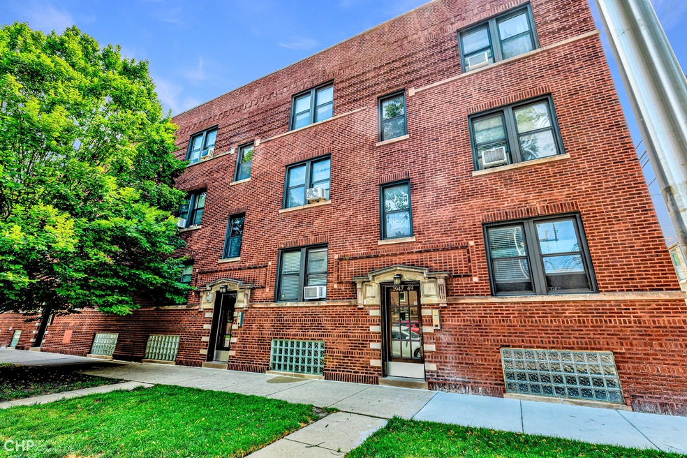 1949 W Argyle St unit 19491, Chicago, IL 60640 - photo 1