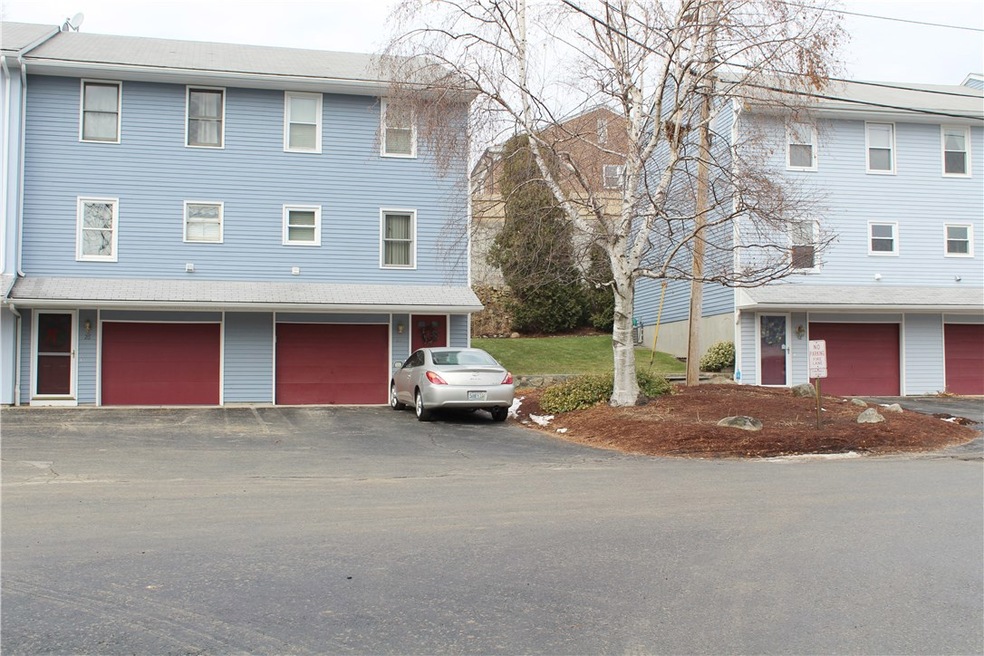 4 Smithfield Rd unit 26, North Providence, RI 02904 - photo 1