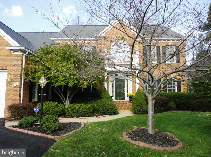 4701 Devereaux Ct, Centreville, VA 20120 - photo 1