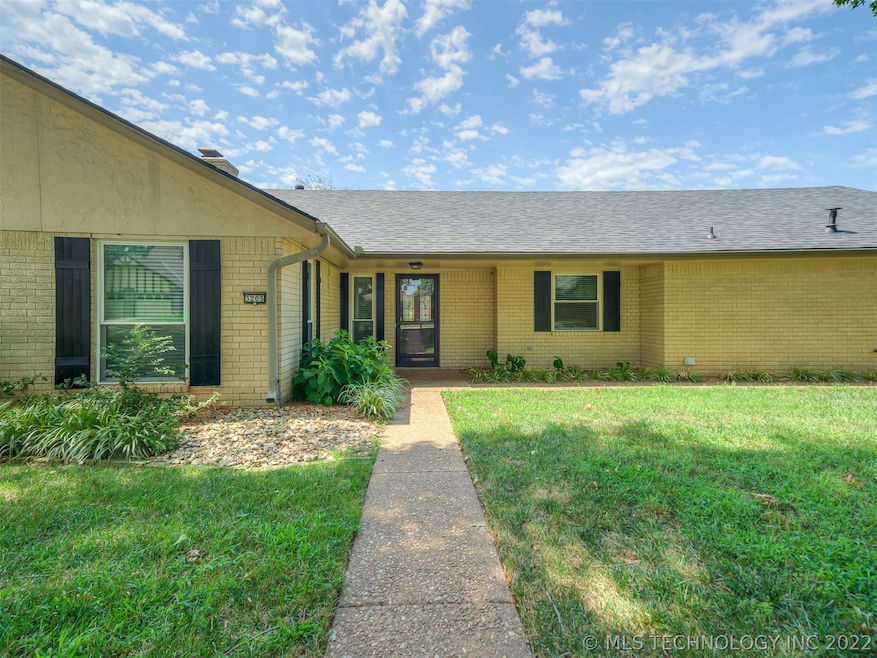 3205 Cambridge Ct, Bartlesville, OK 74006 - photo 1